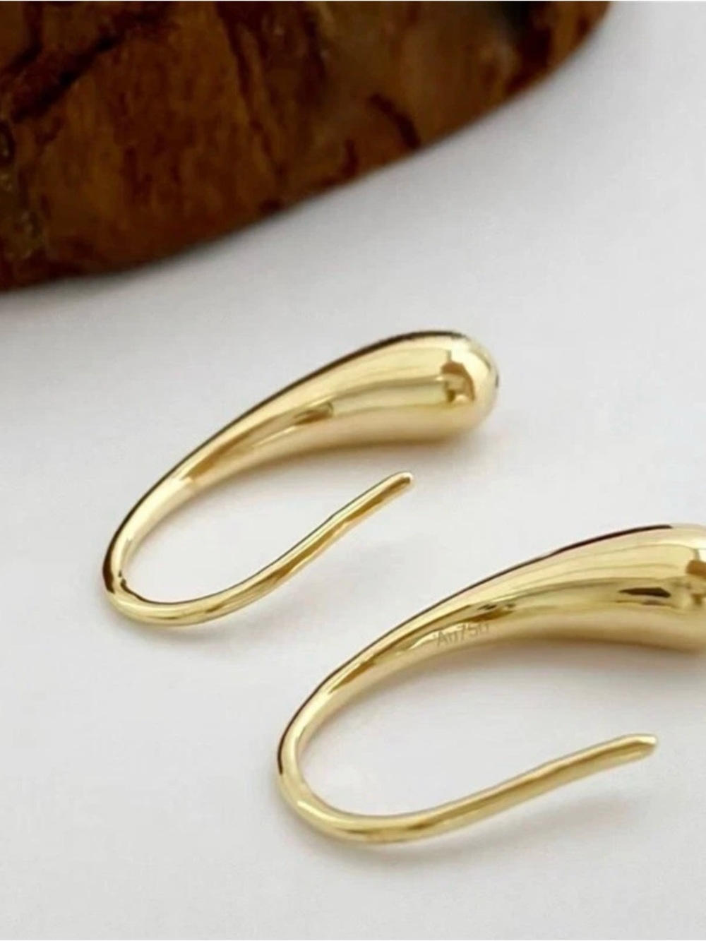 18k Gold Teardrop Hook Earrings - Elegant Women's Jewelry